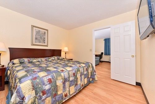 Tower Inn And Suites Of Guilford / Madison Ngoại thất bức ảnh